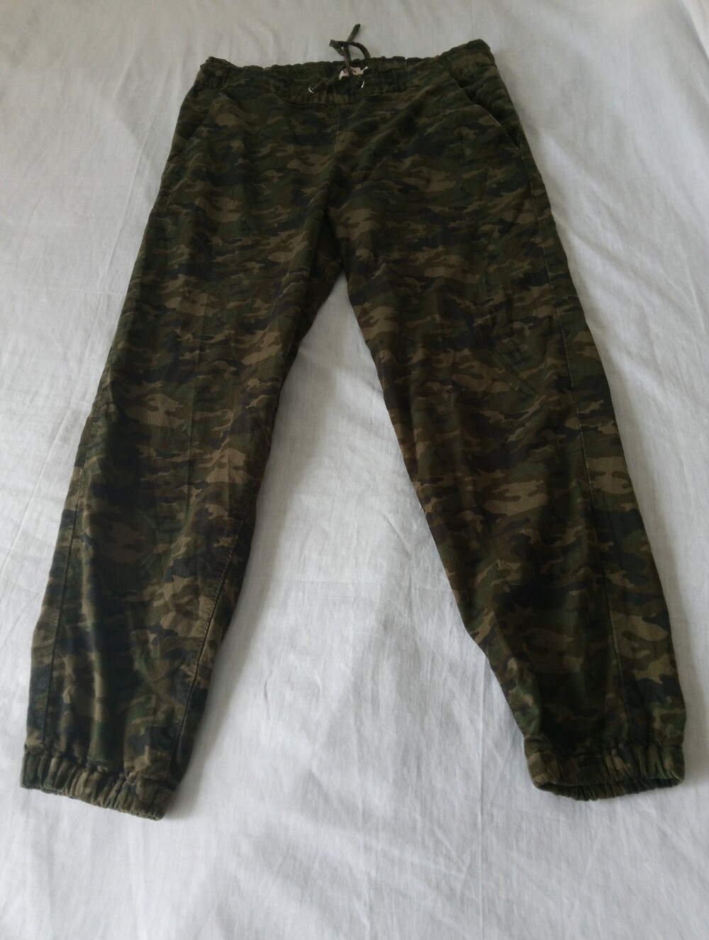 Levi's Women's Camo Jogger Bottoms - Green Camo